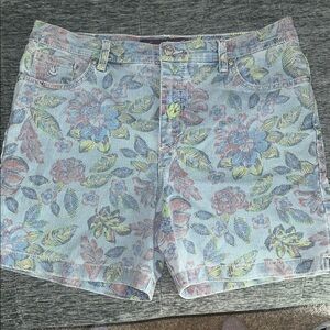 Gloria Vanderbilt Blue and Green Jean Shorts Floral